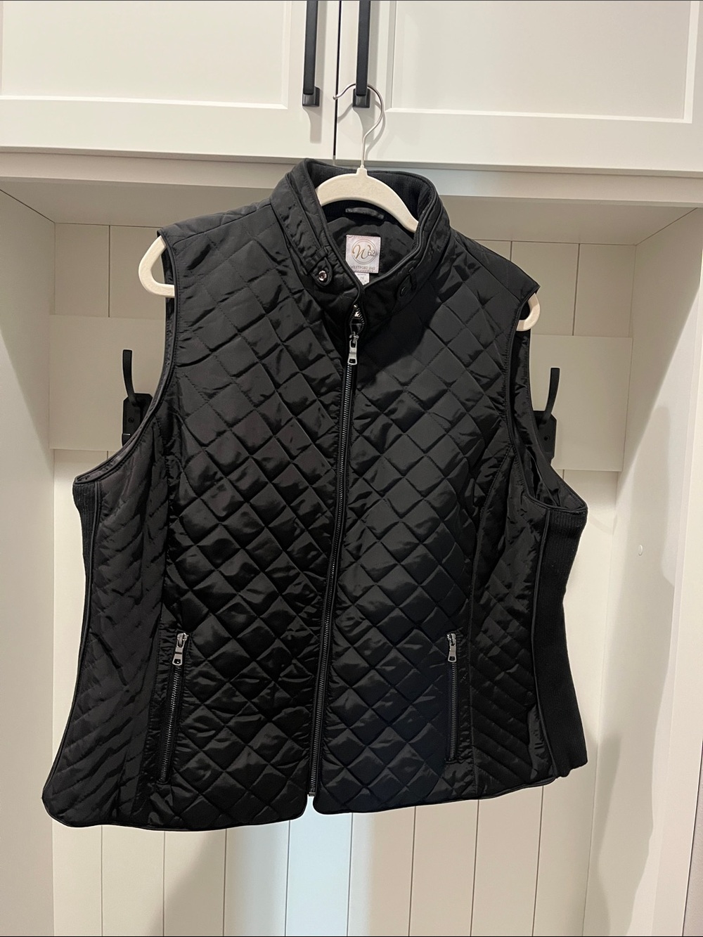 Black Quilted Stand-Collar Women's Vest - Classic Casual Layer